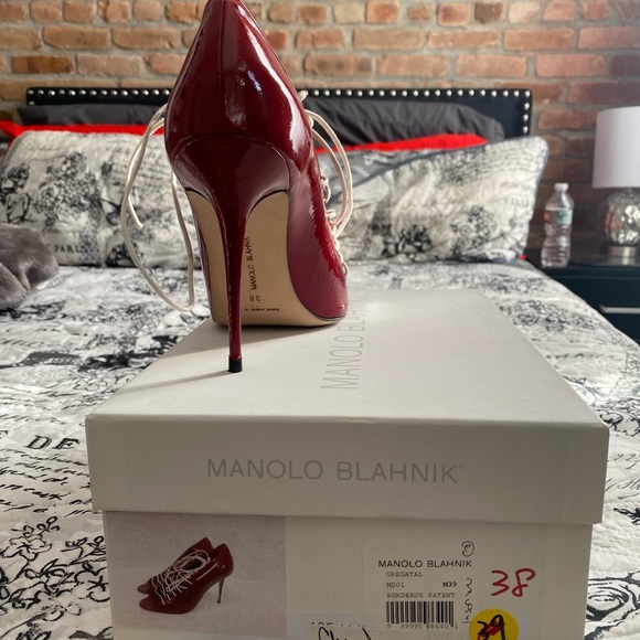 Manolo Blahnik Deep Red Bordauex Patent Leather Lace-Up Pumps - Picture 5 of 8